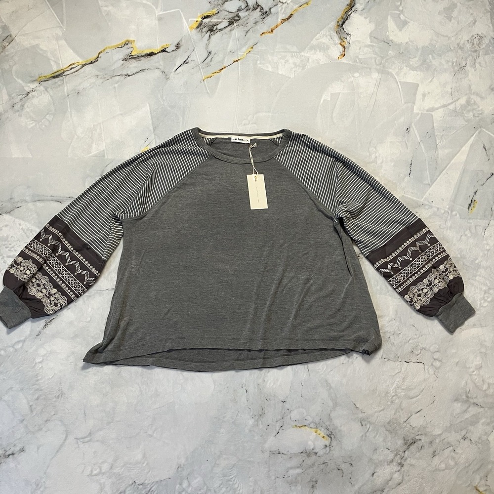 In Loom Shirt Womens Size‎ Medium Charcoal Enchanted Embroidered Top